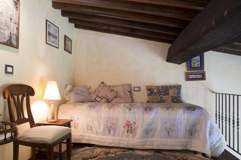 Вілла Casa Sandro A Podere Pascianella Castelmuzio Номер фото